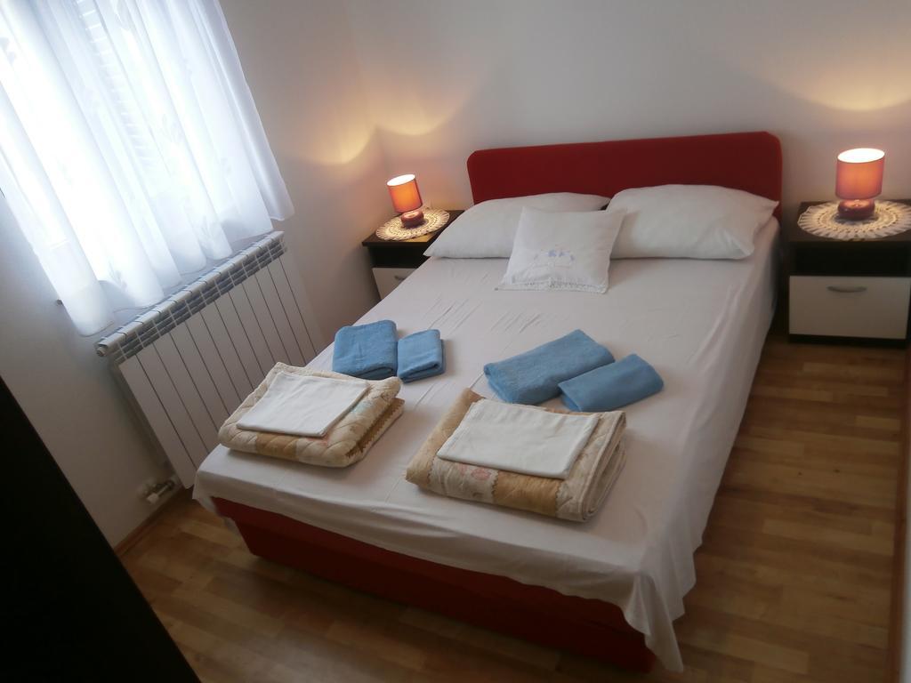 Apartments Crncic Šilo Pokój zdjęcie