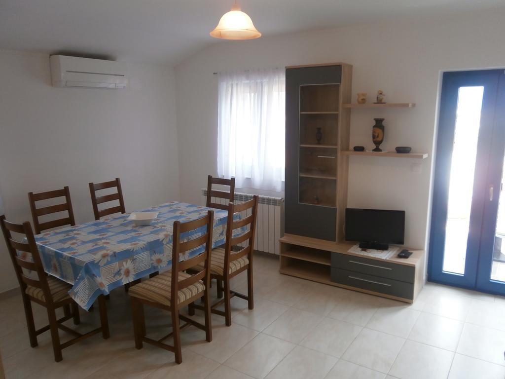 Apartments Crncic Šilo Pokój zdjęcie