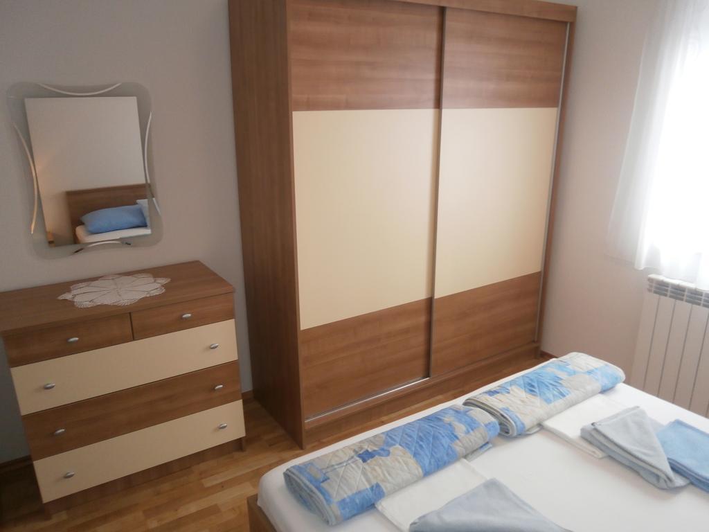 Apartments Crncic Šilo Pokój zdjęcie