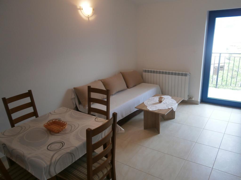 Apartments Crncic Šilo Pokój zdjęcie